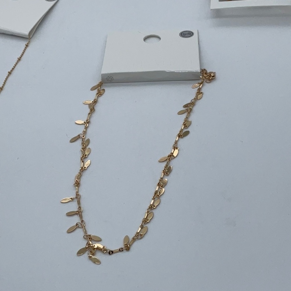 Forever 21 Gold tone 5 piece jewelry bundle - Picture 5 of 6